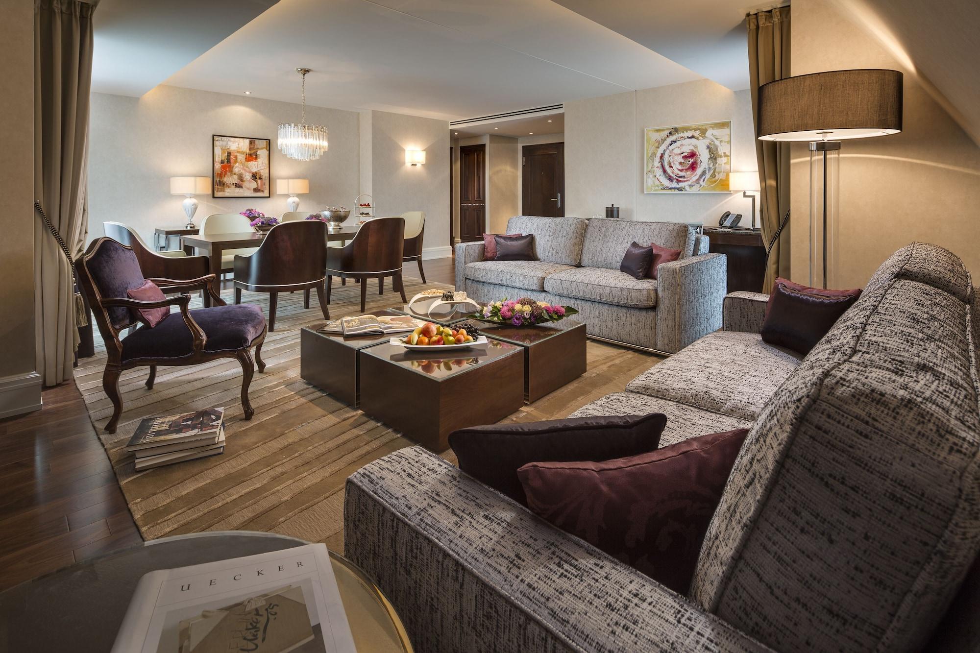 Breidenbacher Hof, Best Grandhotel 2025 - Die 101 Besten Dusseldorf Luaran gambar